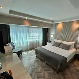The Roomy Nişantaşı 3* İstanbul